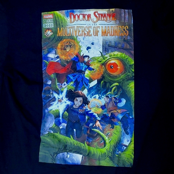 ✨️BUY NOW $✨️EUC MARVEL STUDIOS DOCTOR STRANGE in the MULTIVERSE OF MADNESS TEE - Picture 2 of 4